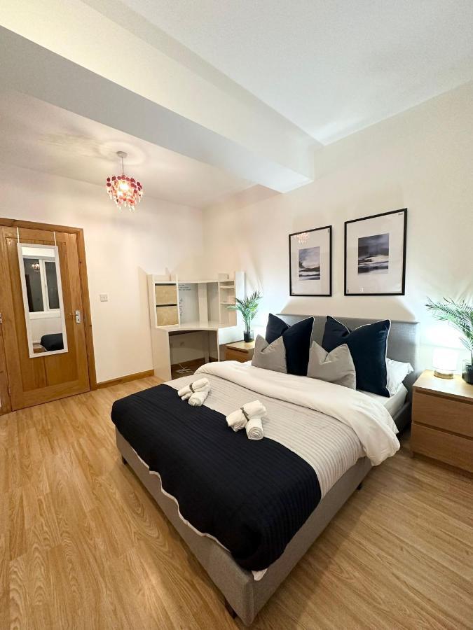 Retreat To A Stylish Ensuite In London Exterior foto